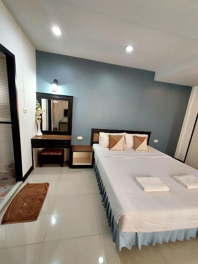 Traveller Inn Hotel Chiang Mai Esterno foto