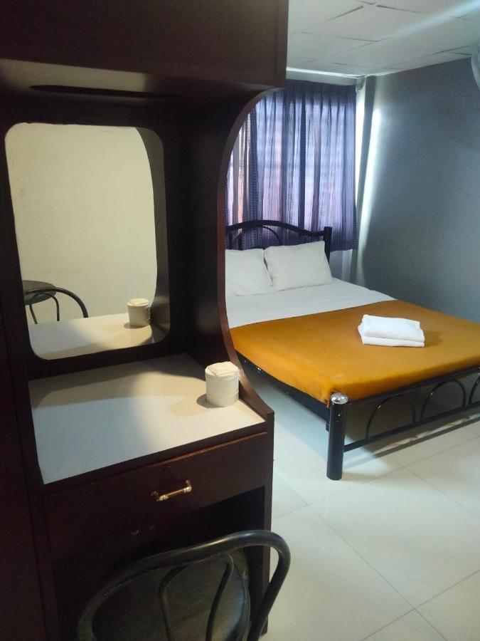 Traveller Inn Hotel Chiang Mai Esterno foto